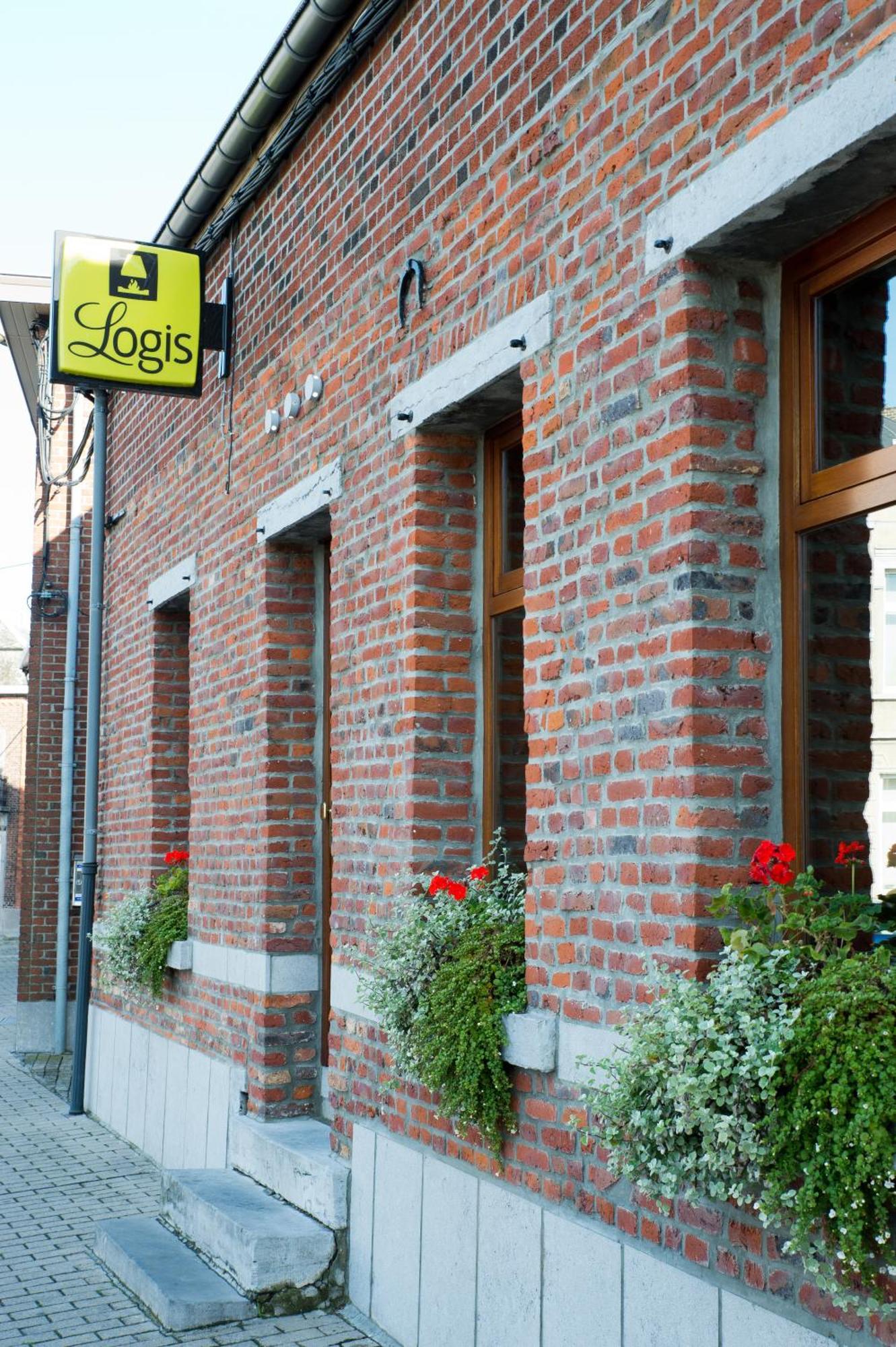 Auberge Le XIX Eme Thulin Екстериор снимка