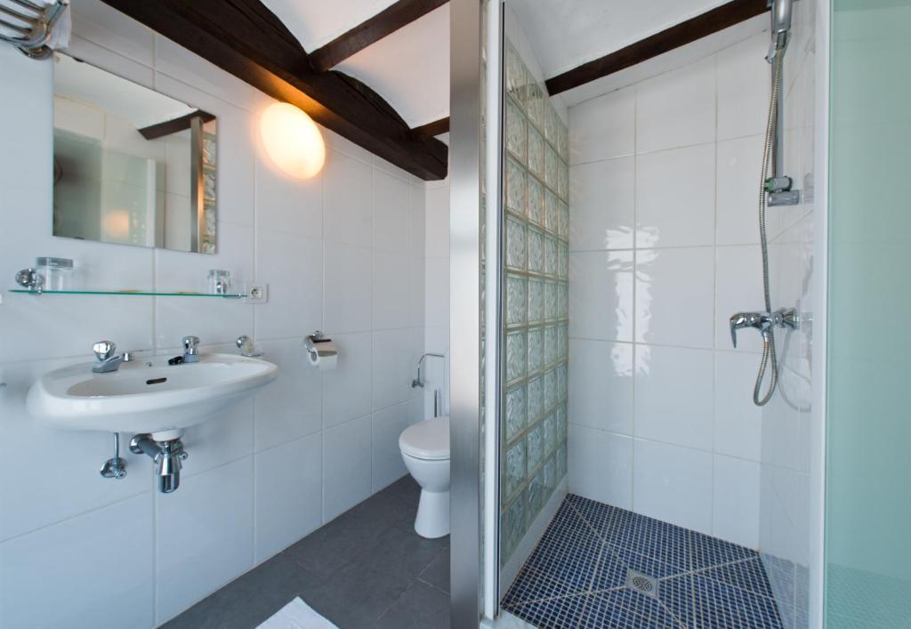 Auberge Le XIX Eme Thulin Стая снимка