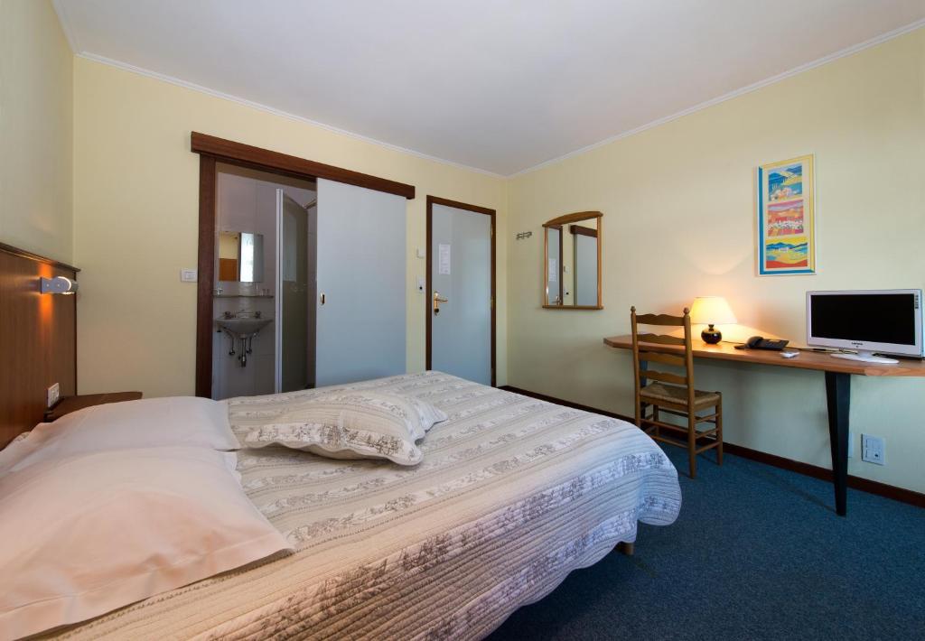 Auberge Le XIX Eme Thulin Стая снимка
