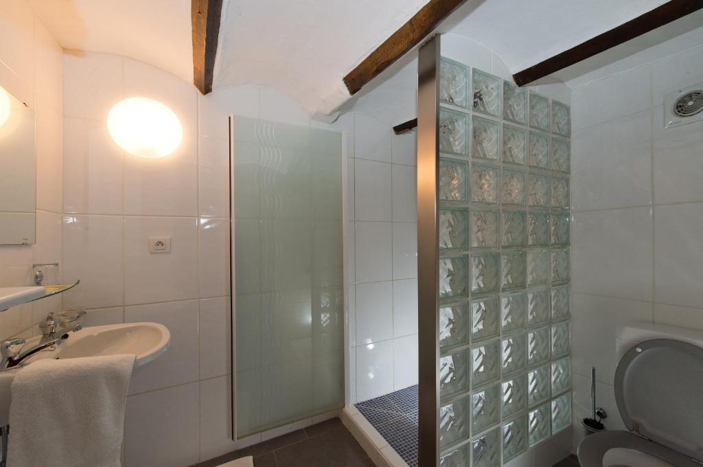 Auberge Le XIX Eme Thulin Стая снимка