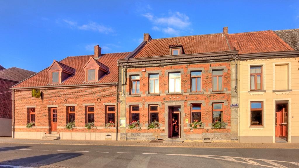 Auberge Le XIX Eme Thulin Екстериор снимка
