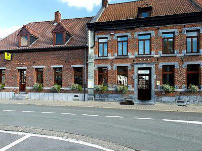 Auberge Le XIX Eme Thulin Екстериор снимка